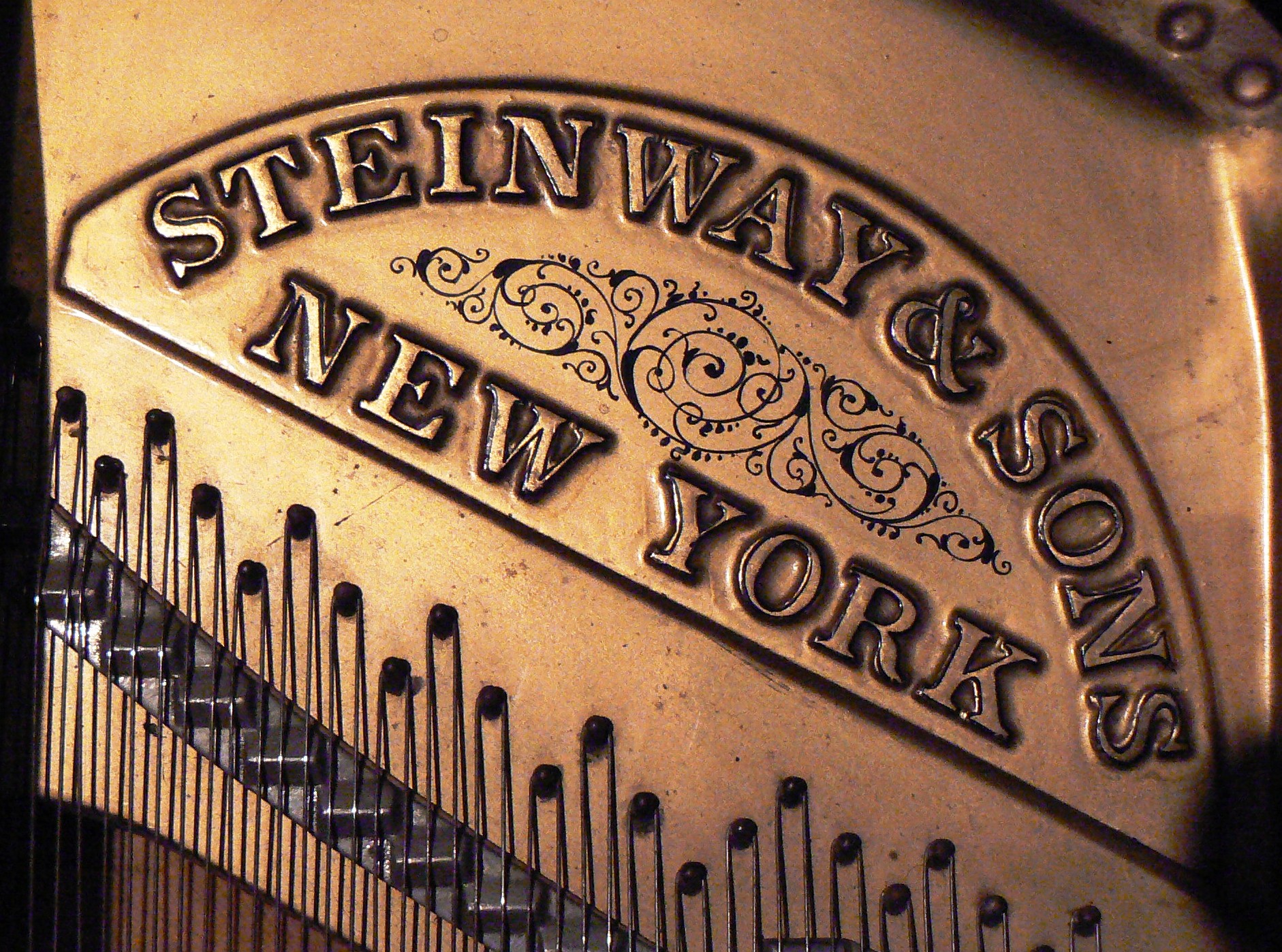 Steinway Padarewski D nameplate opt